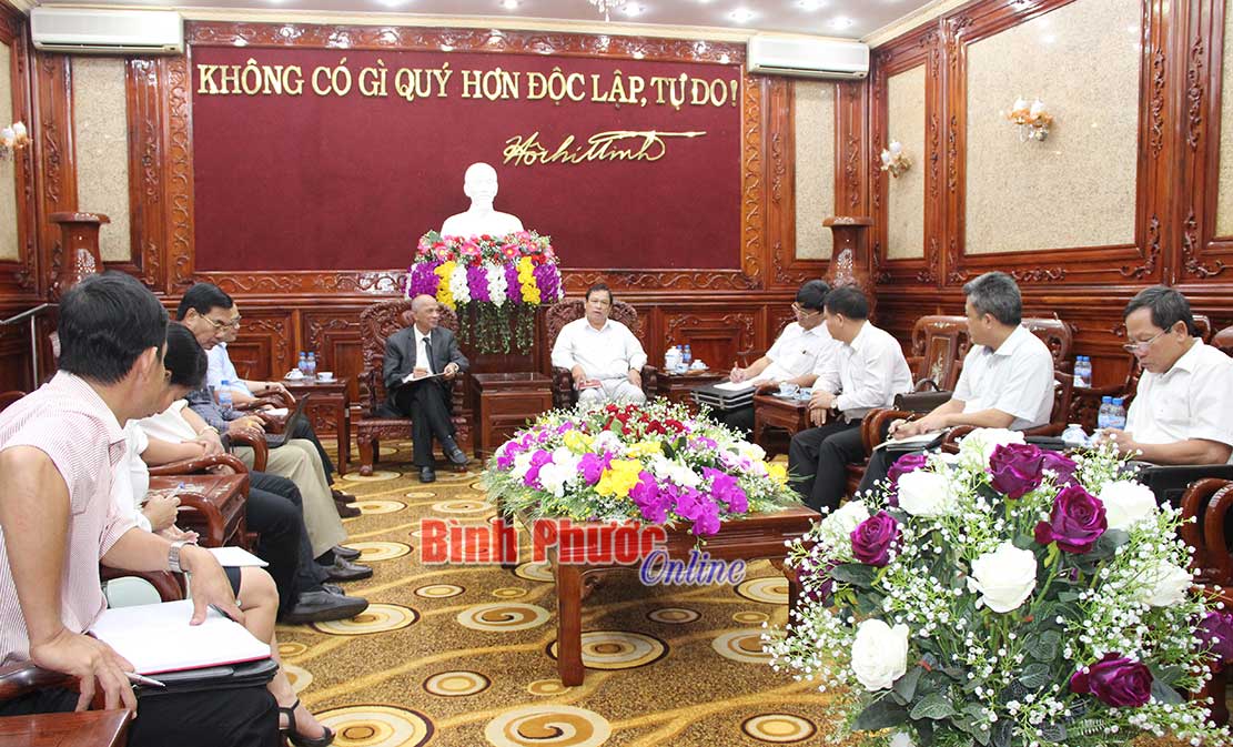 Chủ tịch UBND tỉnh Nguyễn Văn Trăm làm việc với các nhà đầu tư thuộc Hiệp hội Doanh nhân người Việt Nam ở nước ngoài